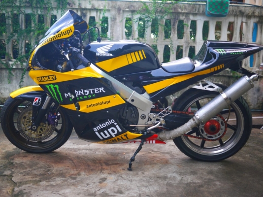 รับสั่งประกอบnc30.cbr400พร้อมทะเบียนเลือกสีเลือกลายได้ราคา85000ติดต่อ0803355484