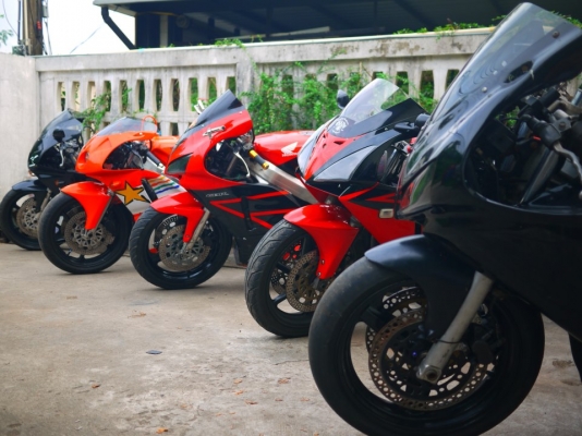 รับสั่งประกอบnc30.cbr400พร้อมทะเบียนเลือกสีเลือกลายได้ราคา85000ติดต่อ0803355484