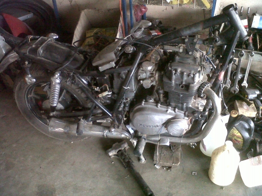 ขาย kawasaki kz 400 มีทะเบียน โอนได้