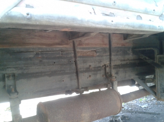 ขาย 6 ล้อ Isuzu rocky 165 กระบะ 6.5 m จัดแนนซ์ได้ 450000 มีบริการTel. 088-4501277