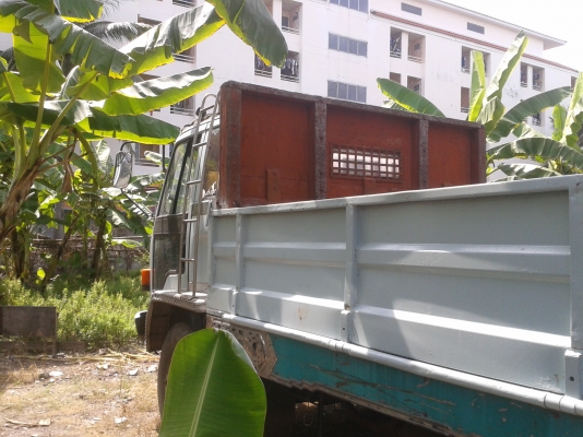 ขาย 6 ล้อ Isuzu rocky 165 กระบะ 6.5 m จัดแนนซ์ได้ 450000 มีบริการTel. 088-4501277