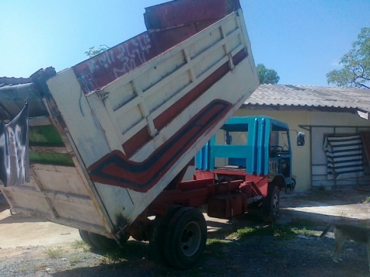 ขายรถดั้ม ภูมิปัญญาชาวบ้าน เป็นรถดั้มหกล้อ ใช้งานได้ดีมากก เครื่องisuzu100แรง รถใช้งานได้ดีปกตินะคับแรงๆไม่มีปัญหาอะไรมาดูมาชมได้เรื่องราคาพอคุยกันได้คับ ตั้งแต่ซื้อมาทำเงินเกินคุ้มแล้วคับ