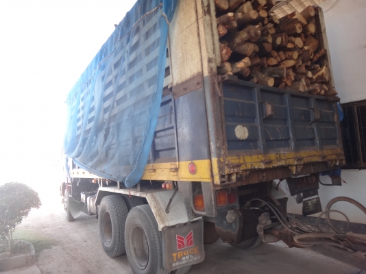 ขายด่วนรถสิบล้อสองเพลาดั้มพ์ พ่วง แม่-ลูก  NISSAN  UD  CW   พร้อมใช้งานตามปกติ