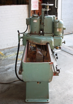 ขายเครื่อง ลับมีด มือสอง สภาพเยี่ยม เครื่อง อังกฤษ ออโต้ทั้งระบบ น้ำหนักเครื่อง 800กก