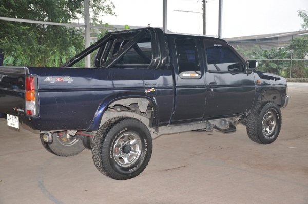 ขาย NISSAN BIG M 4WD เครื่อง 2.7 TURBO ช่วงล่าง TERRANO ขับ 4 พร้อมลุย