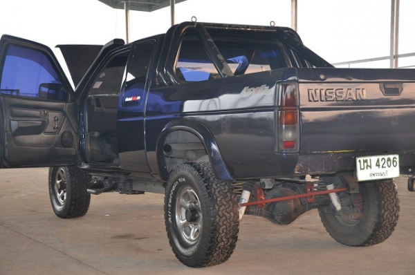 ขาย NISSAN BIG M 4WD เครื่อง 2.7 TURBO ช่วงล่าง TERRANO ขับ 4 พร้อมลุย