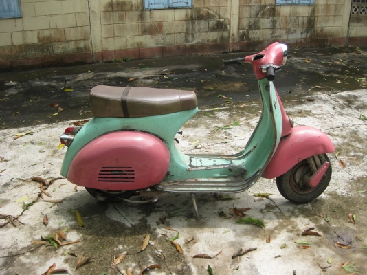 ขายรถเวสป้า รุ่น 84 สวนใจสอบถามได้เลย