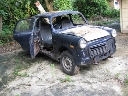 ต้องการขายรถเฟียต 1100 ครับ ต้องการขายรถเฟียต 1100 ครับ