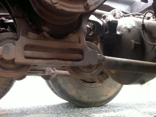 รถนิตสัน 10 ล้อ 2 เพลา ท้าลาด  230 แรงม้า