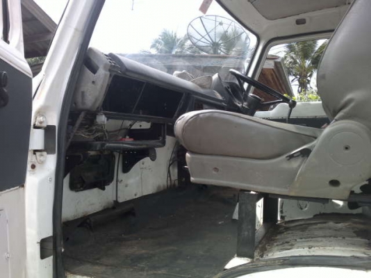 รถนิตสัน 10 ล้อ 2 เพลา ท้าลาด  230 แรงม้า