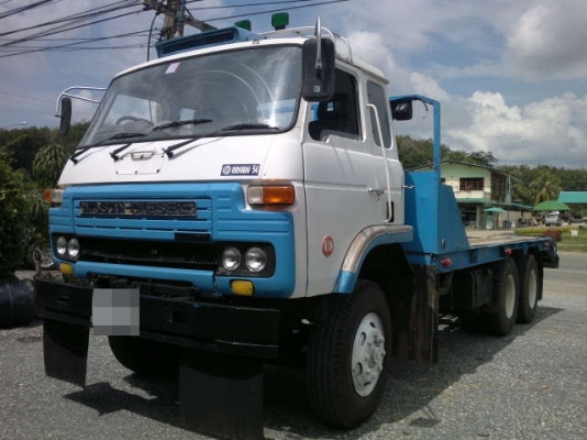 รถนิตสัน 10 ล้อ 2 เพลา ท้าลาด  230 แรงม้า