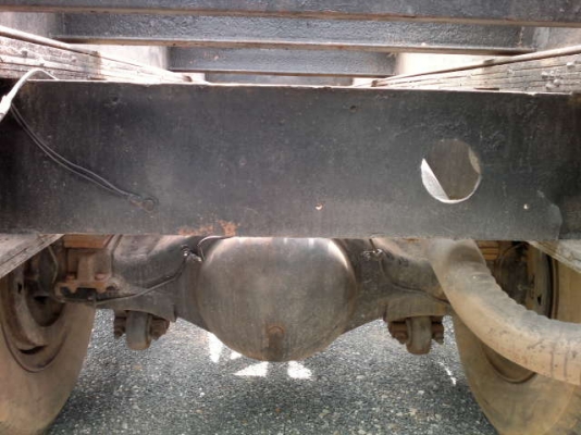 รถนิตสัน 10 ล้อ 2 เพลา ท้าลาด  230 แรงม้า