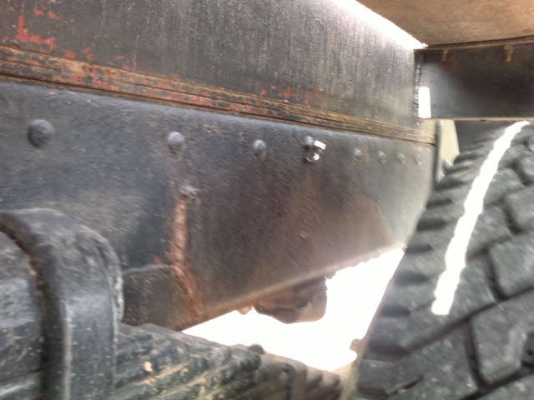 รถนิตสัน 10 ล้อ 2 เพลา ท้าลาด  230 แรงม้า