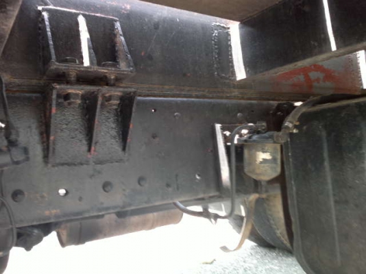 รถนิตสัน 10 ล้อ 2 เพลา ท้าลาด  230 แรงม้า