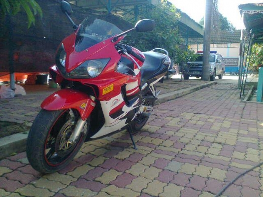 ขายCBR600cc F4 ปี2002 ทะเบียน เครื่องดีมาก ภายในพร้อมลุยหน้าหนาว