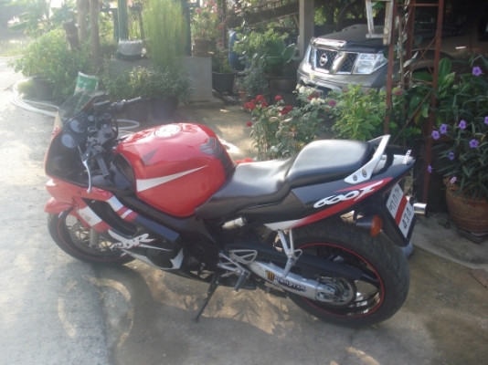 ขายCBR600cc F4 ปี2002 ทะเบียน เครื่องดีมาก ภายในพร้อมลุยหน้าหนาว