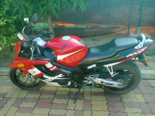 ขายCBR600cc F4 ปี2002 ทะเบียน เครื่องดีมาก ภายในพร้อมลุยหน้าหนาว