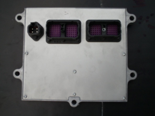 กล่องเครื่องยนต์PC200-8