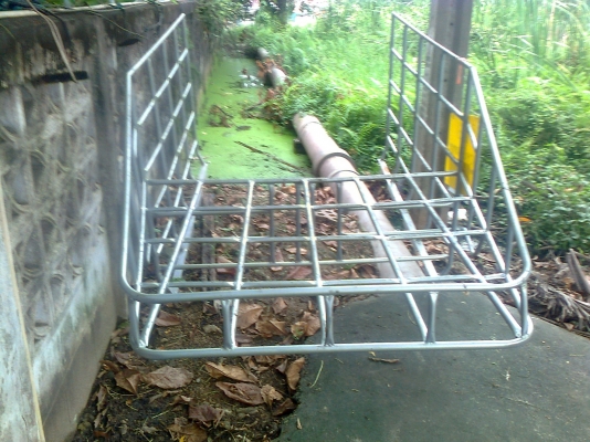 ขายคอกเหล็กครับ