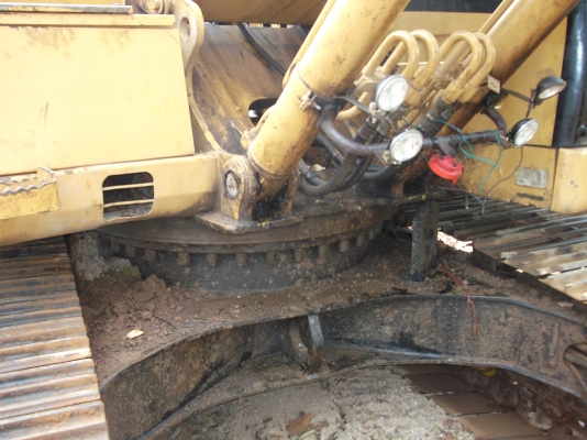 CAT 320 ช่วงล่างเต็ม ทุกอย่างพร้อมค่อยว่ากันอีกทีครับ CAT 320 ช่วงล่างเต็ม ทุกอย่างพร้อมค่อยว่ากันอีกทีครับ