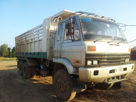 รถดั๊ม 10 ล้อ นิสสัน CW430 สภาพสวย