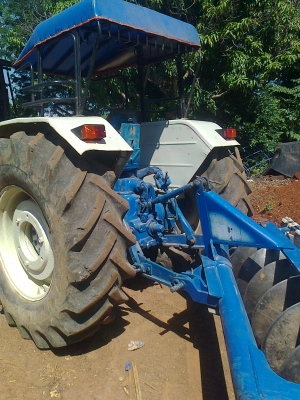 ขายรถไถฟอร์ด 5000 t2 รถพร์อมใช้