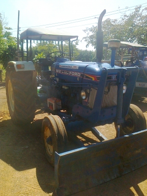 ขายรถไถฟอร์ด 5000 t2 รถพร์อมใช้