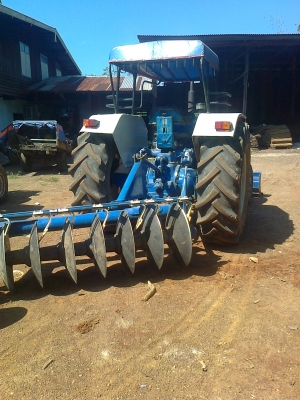 ขายรถไถฟอร์ด 5000 t2 รถพร์อมใช้