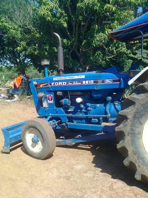 ขายรถไถฟอร์ด 5000 t2 รถพร์อมใช้