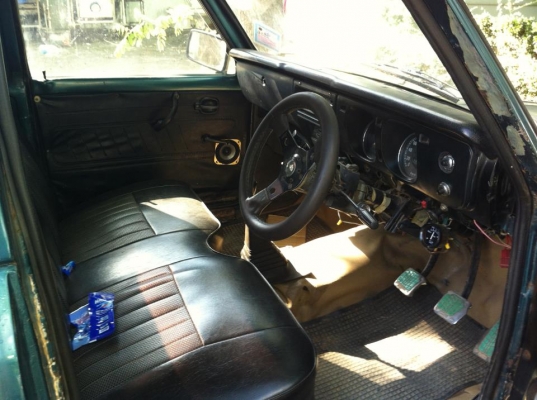 ขายมาสด้า แฟมิเลีย ทะเบียน/พรบ.ขาดปีหน้า เอกสารครบ สภาพตามรูป ราคา39000บาท สนใจติดต่อคุณเก่ง0841609774ครับ