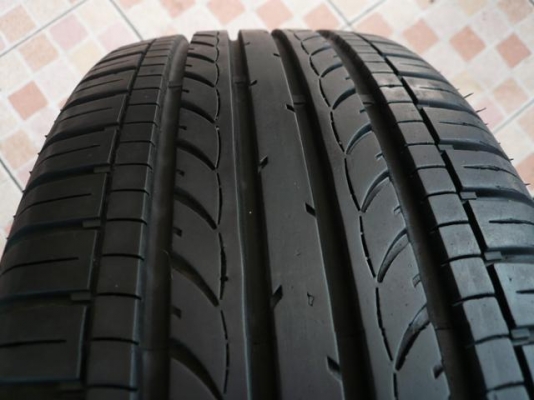 ขายยาง....205-55-16....กลางปี11 ดอกหนาเหมือนใหม่ (1ชุด) ขายยาง....205-55-16....กลางปี11 ดอกหนาเหมือนใหม่ (1ชุด)