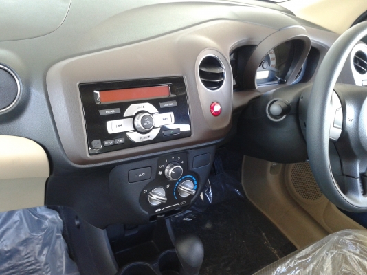 ขายรถยนต์นั่งเก๋งรถใหม่