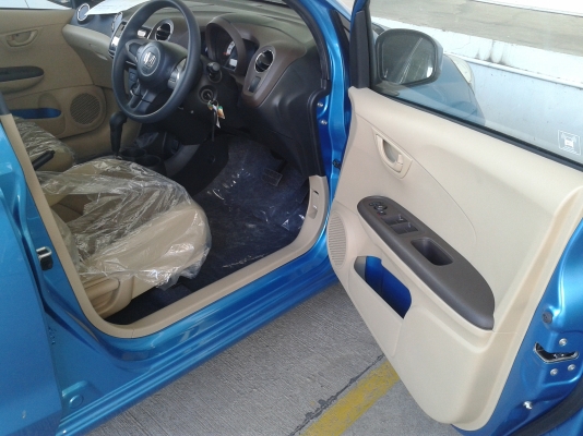 ขายรถยนต์นั่งเก๋งรถใหม่