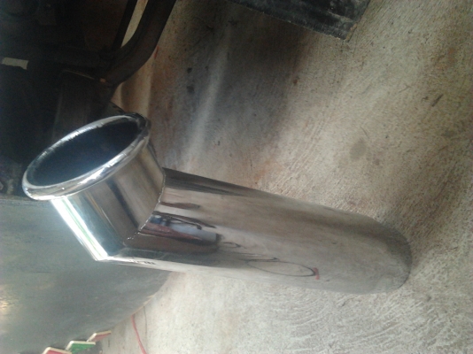 ปลายท่อรถบรรทุก