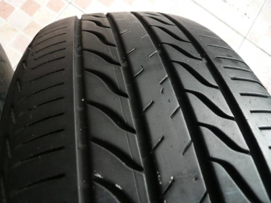 ขายยาง MICHELIN LC....215-60-16....ปี4210 (1ชุด) ขายยาง MICHELIN LC....215-60-16....ปี4210 (1ชุด)