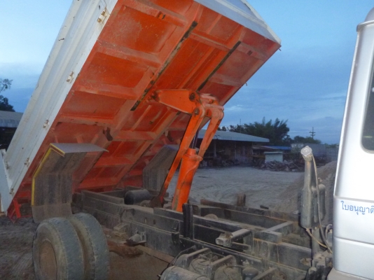 ขายรถ6ล้อ ดั้ม Nissan CP180