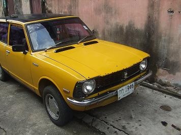 ขายTOYOTA ke26แวน บางๆเดิมๆเกือบทั้งคันรถวิ่งใช้งานอยู่โอนได้ปรกติขาย60000บ.โทร0812793086