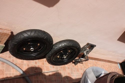 ล้อเดิม ksr 1ชุด ดุม+ยาง อาร์มเดิม ksr ไม่ได้ใช้