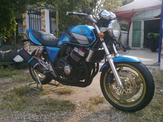 ลดราคาขายCB400ปี95V.Rอินวอย เครื่องดี เงียบกริป ราคา60000ครับรูปเยอะๆ