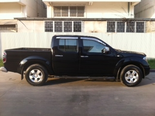 นิสสัน นาวาร่า คาลิเบอร์ ยกสูง สีดำ ปี 2009