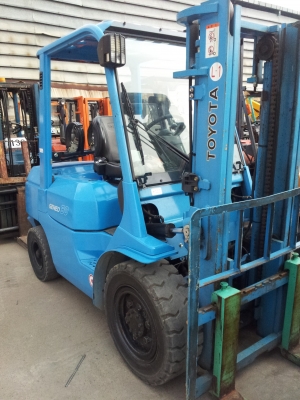 ขาย Forklift 3 ตัน TOYOTA 7FG30 ติดแก๊ส รถนอก สภาพสวย