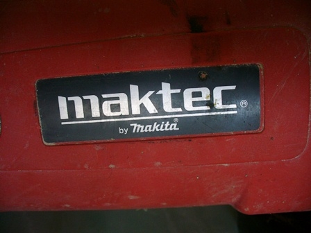 เครื่องเจียร์ไฟฟ้า MAKTEC รุ่น MT900 เครื่องเจียร์ไฟฟ้า 180mm( 7") 2000W 1900บาทเท่านั้น เครื่องเจียร์ไฟฟ้า MAKTEC รุ่น MT900 เครื่องเจียร์ไฟฟ้า 180mm( 7") 2000W 1900บาทเท่านั้น