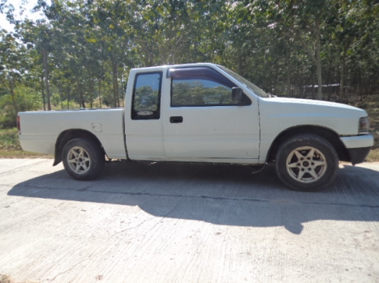 ขายรถอีซูซุแค็บปี38 สภาพสวยๆราคาถูกๆ พร้อมเครื่องเสียงชุดใหญ่