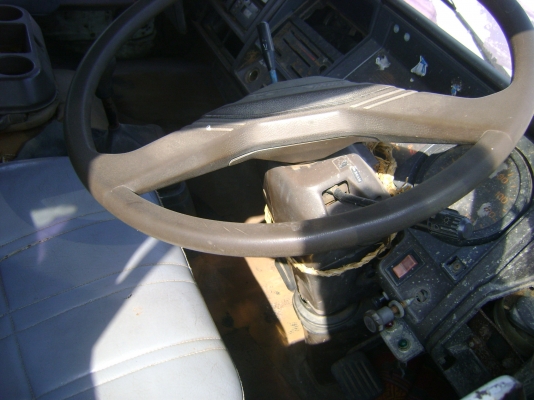 ขายรถ 10 ล้อ FL 176 เครื่อง HO7D 195 แรง ช่วงล่าง ZM กะบะ เหล็ก คอกสูง หัวมีพุบ้าง เครื่องดี2เพลาคัชชีดี