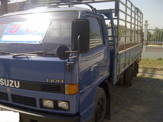 ขายรถบรรทุก NPR ขายรถบรรทุก NPR