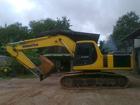 ขายด่วน!..รถขุด KOMATSU PC200-6 รถสวย พร้อมใช้ มีเล่มทะเบียน.