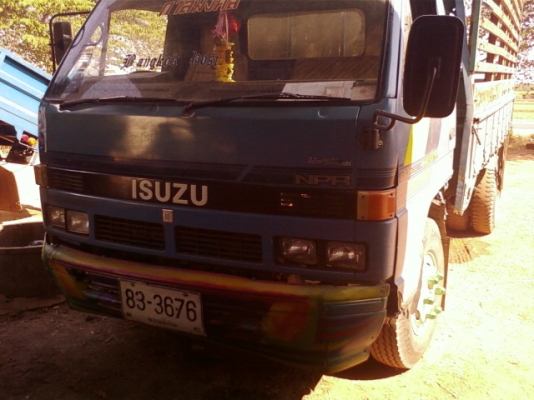 ต้องการขายด่วน   ISUZU  NPR JAANPR-59L   พวงมาลัยเพาเวอร์ หลัง F  แชซซีสวยมากไม่มีที่ติ  เครื่องแน่นเงียบ วิ่งดีมาก บรรทุกได้สบายเสริมแหนบรับรองการบรรทุก ยางใหม่ ล้อหน้า ประหยัดน้ำมัน ระบบเบรคสั่งได้รับประกัน ดงสวน คำม่วง