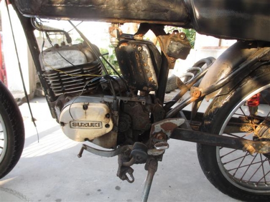 ขาย SUZUKI GP100 ไม่มีทะเบียนสต๊าทไม่ติดขายตามสภาพ ขาย SUZUKI GP100 ไม่มีทะเบียนสต๊าทไม่ติดขายตามสภาพ