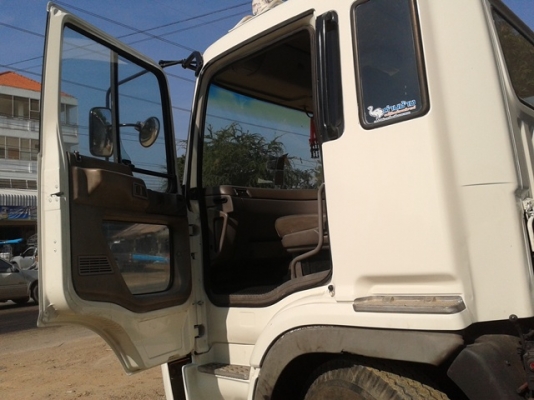 HINO เปอเฟีย 10ล้อ หัวลากคัททรี เพลาเดียว เครื่อง k13c 330แรง ยางดี คัททรีสวย ติดต่อคุณสมศักดิ์  0819239106