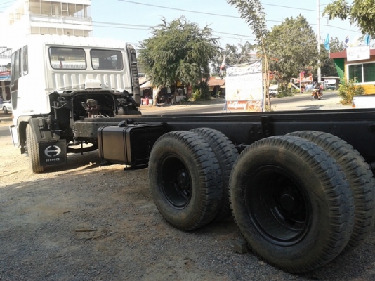 HINO เปอเฟีย 10ล้อ หัวลากคัททรี เพลาเดียว เครื่อง k13c 330แรง ยางดี คัททรีสวย ติดต่อคุณสมศักดิ์  0819239106